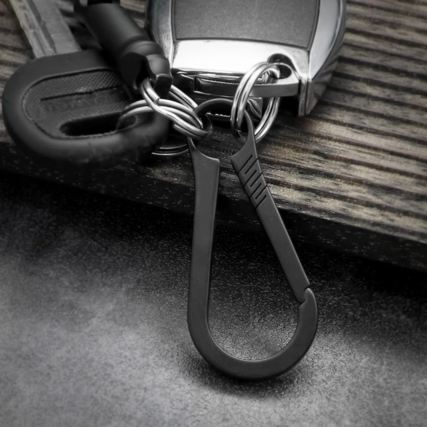 Titanium Carabiner Keychain Clip, Minimalist Keychain Key Clip EDC Quick Release Hooks