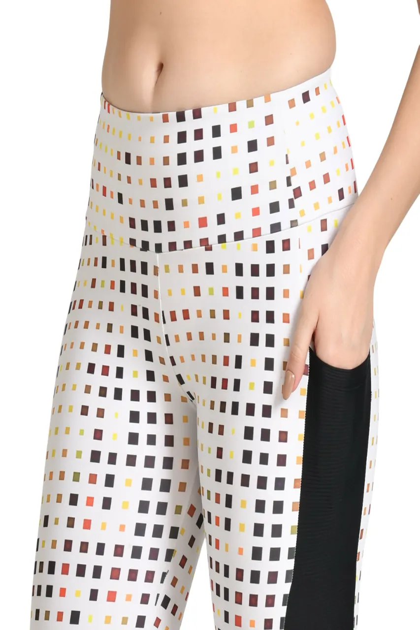WOMEN'S MID-RISE SKINNY FIT WORKOUT PANTS WITH DIGITAL MULTI-BOX PRINT & MESH PANELS