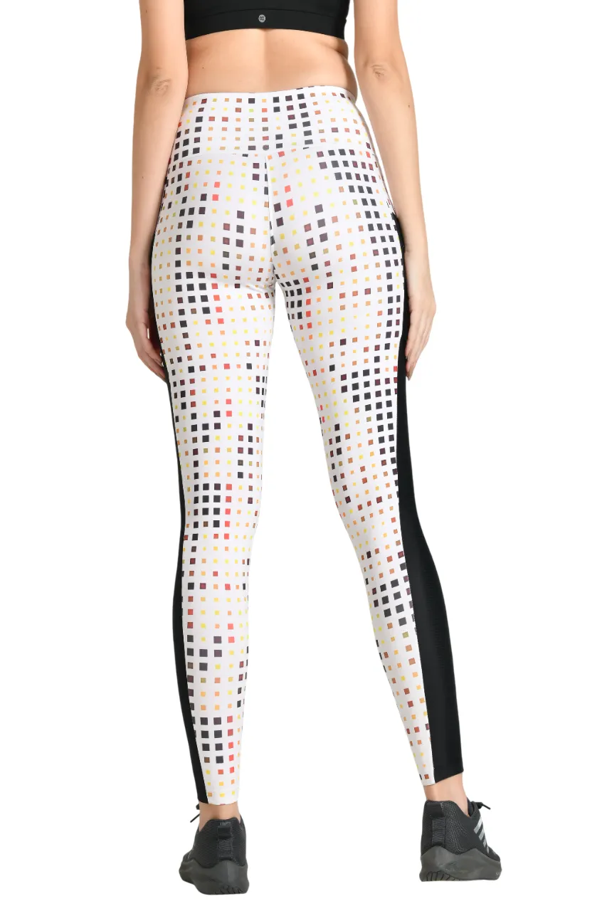 WOMEN'S MID-RISE SKINNY FIT WORKOUT PANTS WITH DIGITAL MULTI-BOX PRINT & MESH PANELS